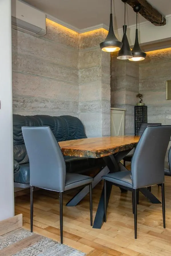 Art Luxury Apartment بورغاس