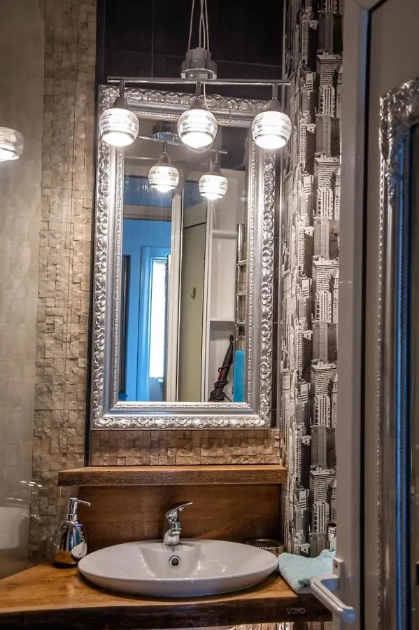 Art Luxury Apartment بورغاس